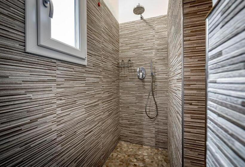 سوییت جونیور, La Stella D'oro B&b