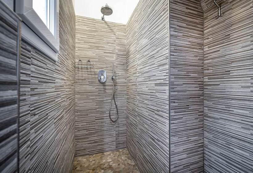 سوییت جونیور, La Stella D'oro B&b