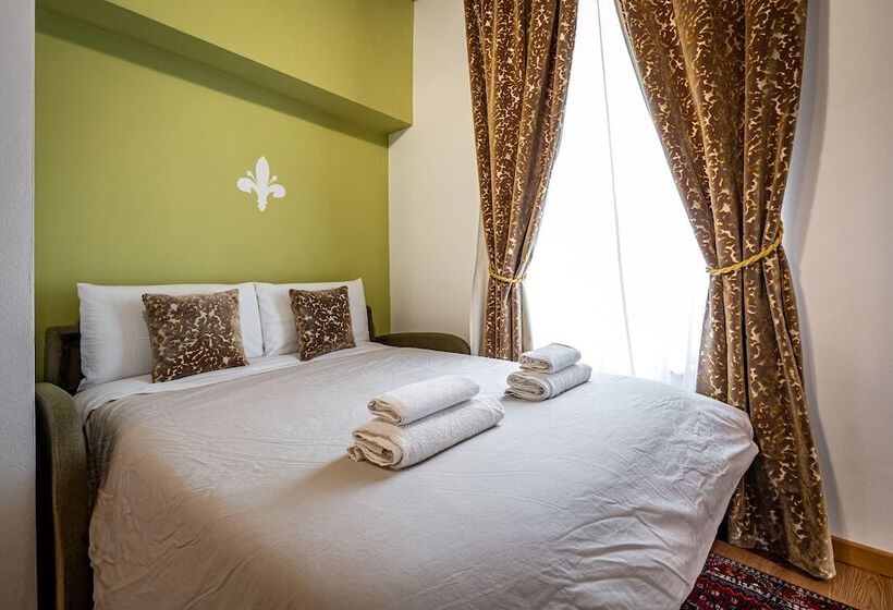 سوییت جونیور, La Stella D'oro B&b