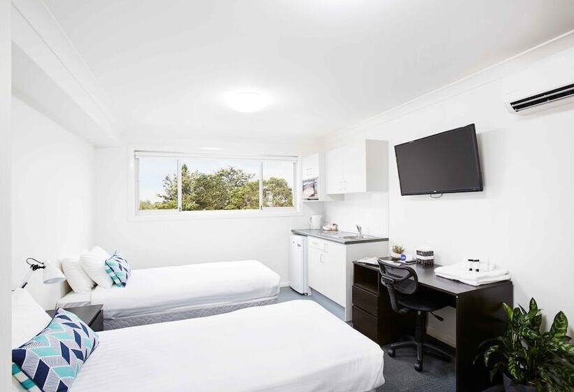 Номер Стандарт, Aspire Newcastle