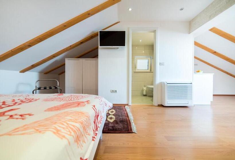 Студия Стандарт, Rooms Raič