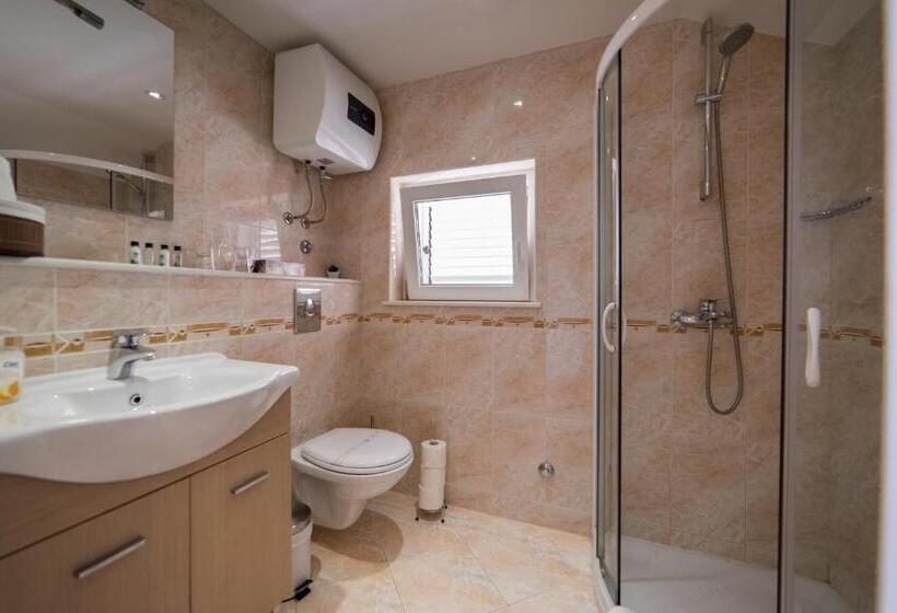 Студия Стандарт, Rooms Raič