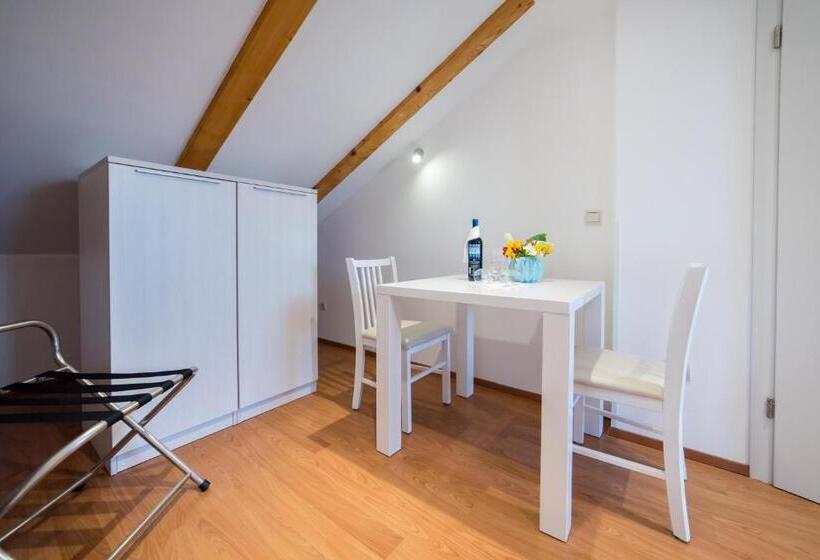 Студия Стандарт, Rooms Raič