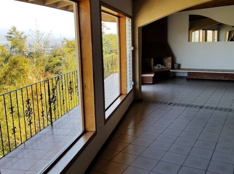 デラックススタジオ, Monte Campana Escazu