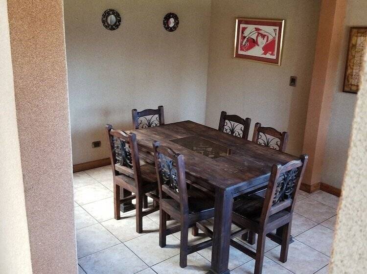 ４ベッドルームハウス, Monte Campana Escazu