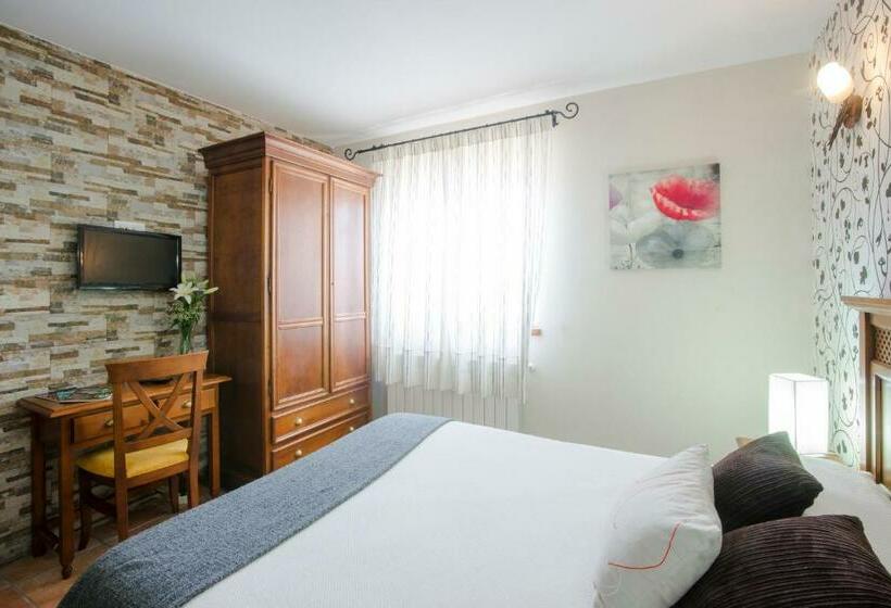 غرفة قياسية, Posada Las Tres Mentiras De Santillana Del Mar