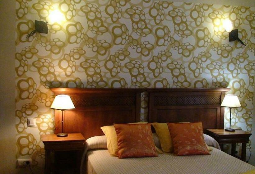 スタンダードルーム, Posada Las Tres Mentiras De Santillana Del Mar