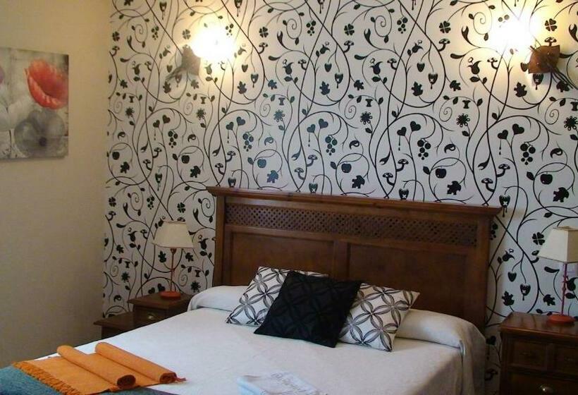 غرفة قياسية, Posada Las Tres Mentiras De Santillana Del Mar