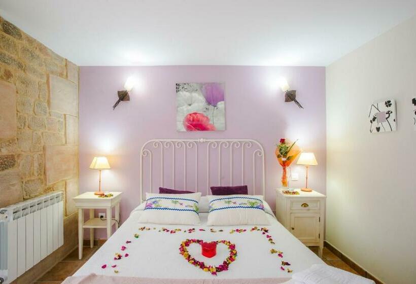 غرفة قياسية, Posada Las Tres Mentiras De Santillana Del Mar