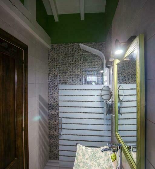 غرفة قياسية, Posada Las Tres Mentiras De Santillana Del Mar