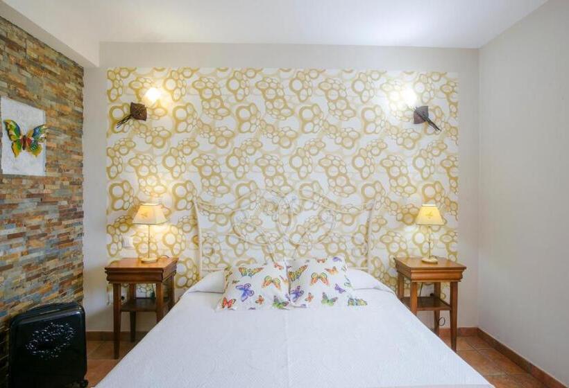 スタンダードルーム, Posada Las Tres Mentiras De Santillana Del Mar
