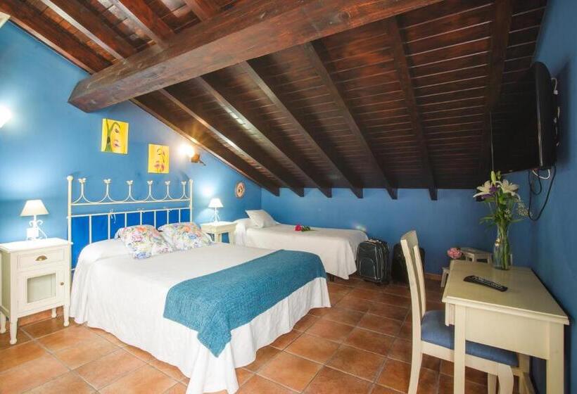 غرفة قياسية رباعية, Posada Las Tres Mentiras De Santillana Del Mar