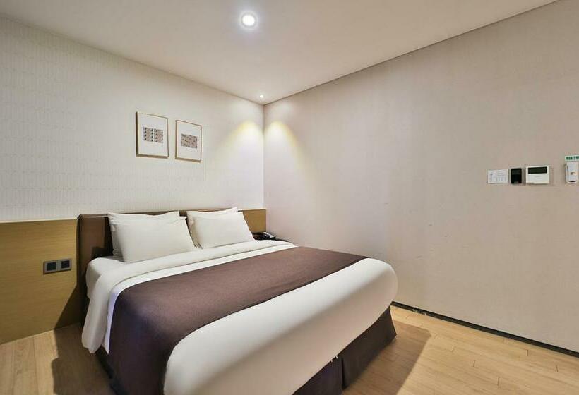 Номер Стандарт, Bayhound