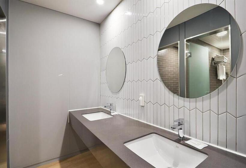 Трехместный Номер Deluxe, Bayhound