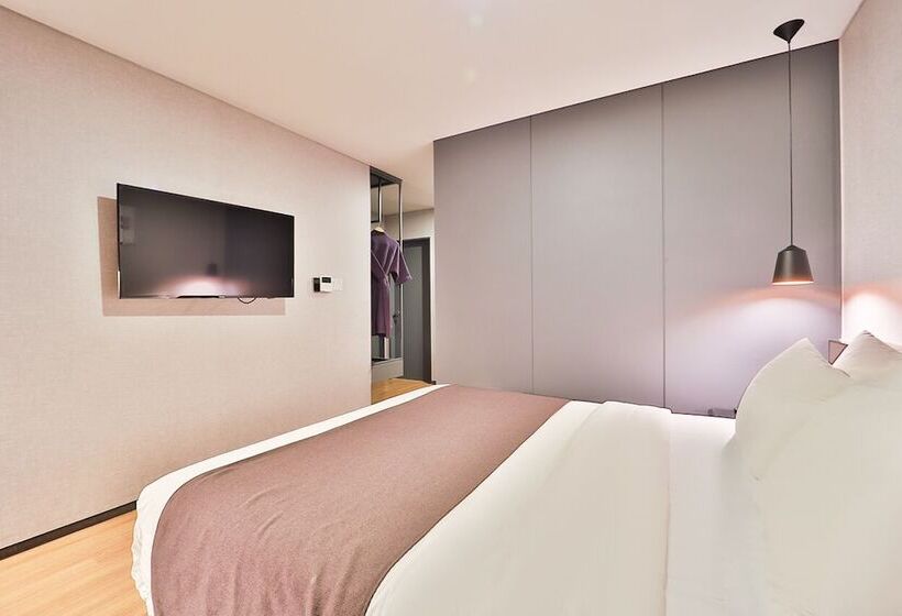 Номер Стандарт, Bayhound