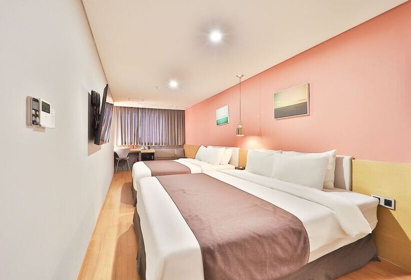 Семейный Номер Премиум, Bayhound