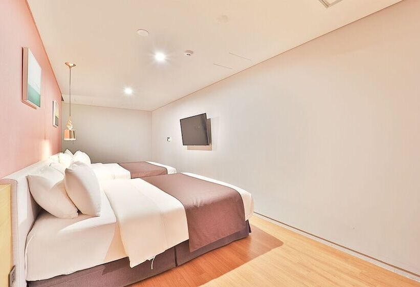 Семейный Номер Премиум, Bayhound