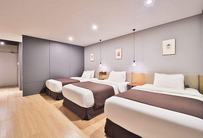 Трехместный Номер Deluxe, Bayhound