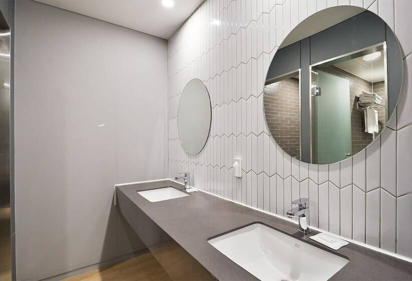 Трехместный Номер Deluxe, Bayhound