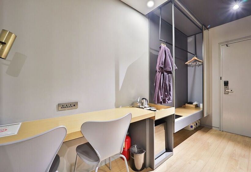 Трехместный Номер Deluxe, Bayhound