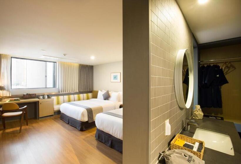 Семейный Номер Премиум, Bayhound