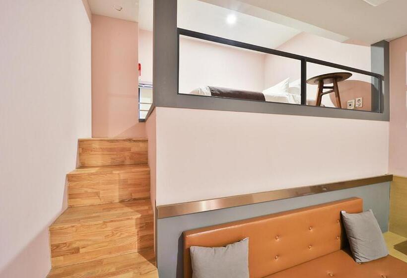 Трехместный Номер Deluxe, Bayhound