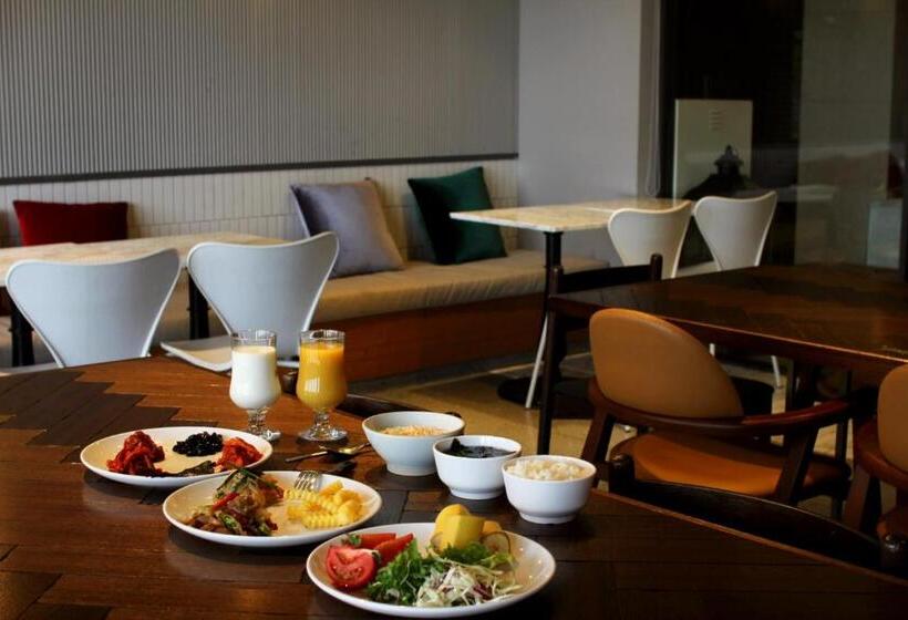 Трехместный Номер Deluxe, Bayhound