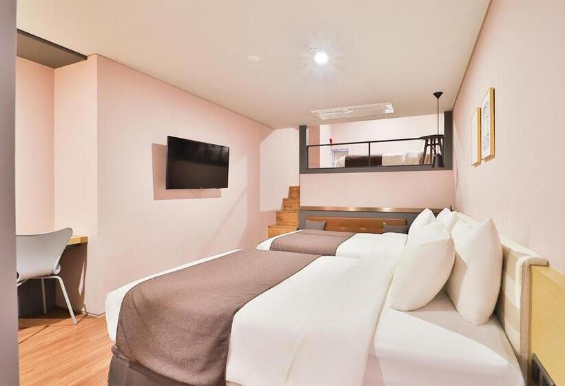 Трехместный Номер Deluxe, Bayhound