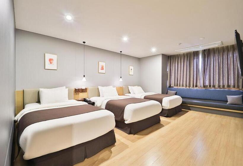 Трехместный Номер Deluxe, Bayhound