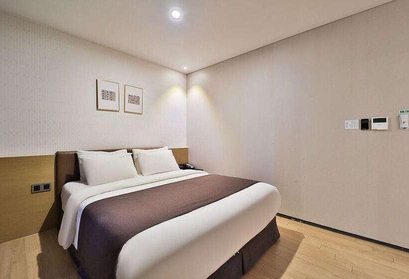 Номер Стандарт, Bayhound