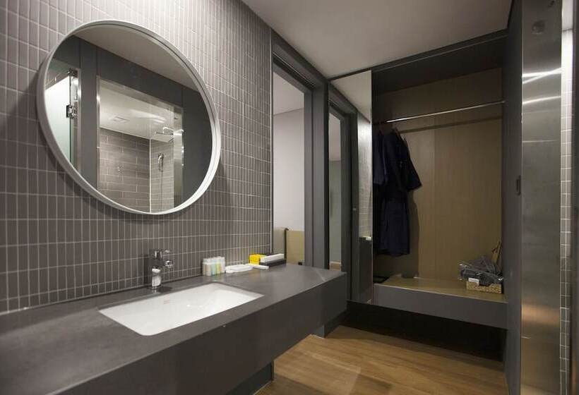 Семейный Номер Премиум, Bayhound