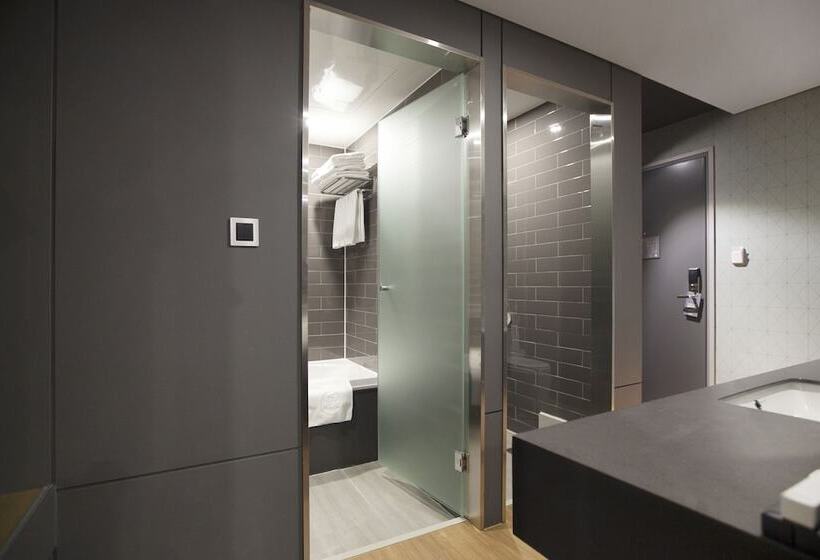 Семейный Номер Премиум, Bayhound