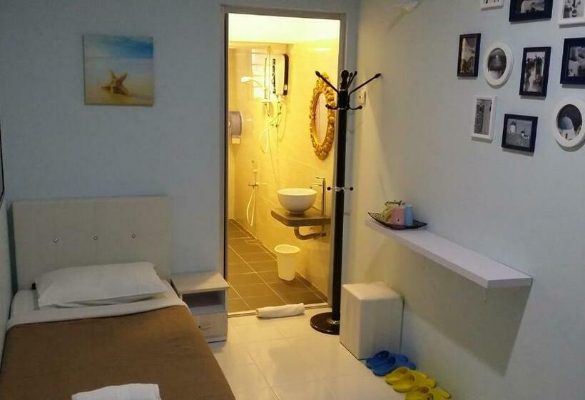 Quarto Triplo Superior, Fantasy Boutique