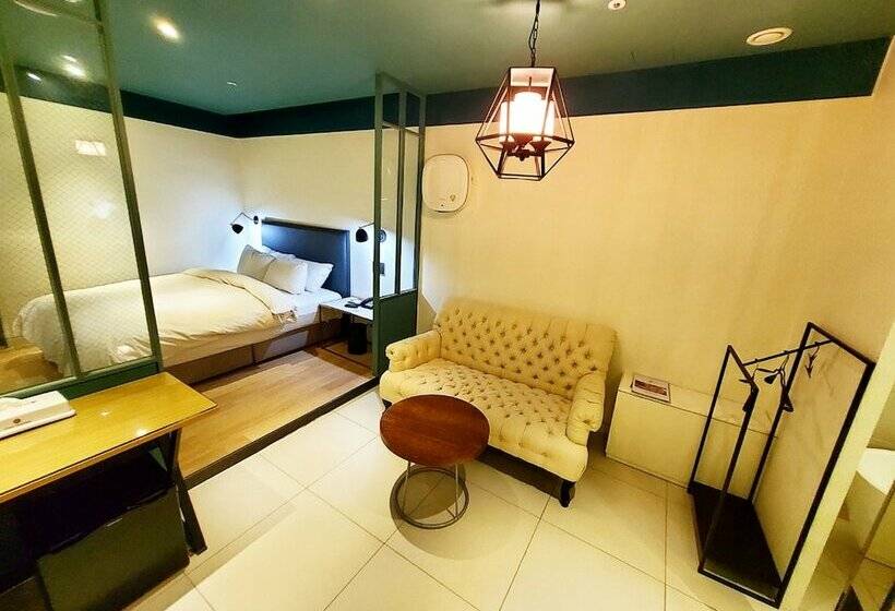 Camera Superiore, Le Stendal