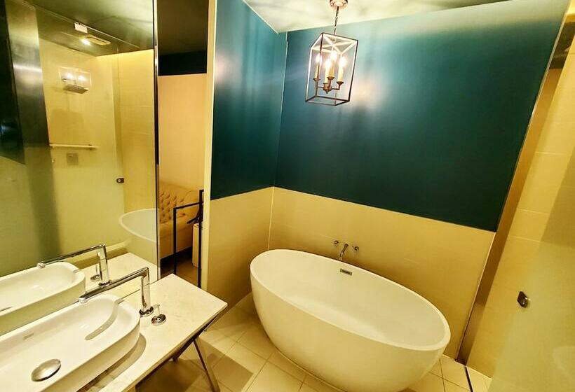 Camera Superiore, Le Stendal