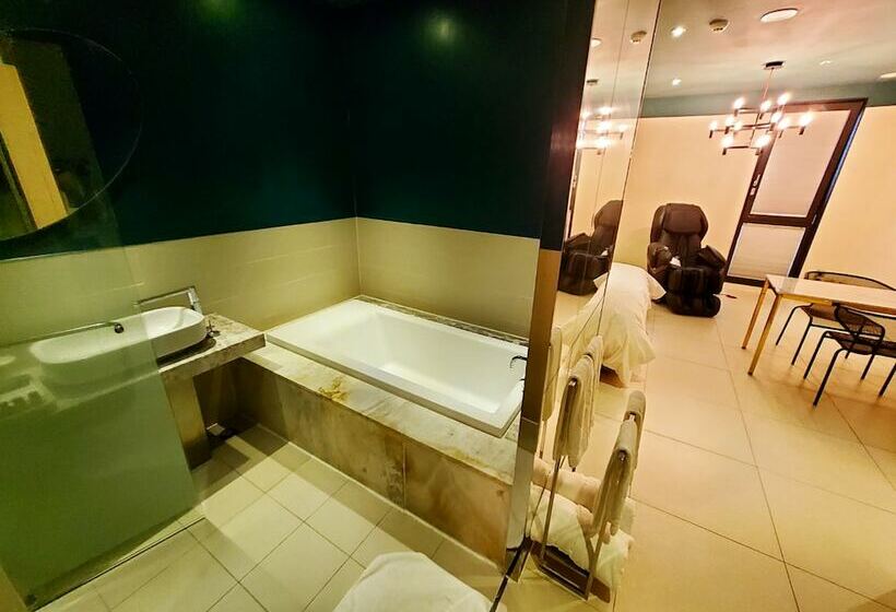 Camera Superiore, Le Stendal