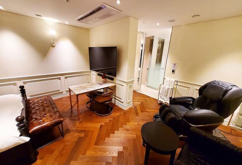 Camera Deluxe, Le Stendal