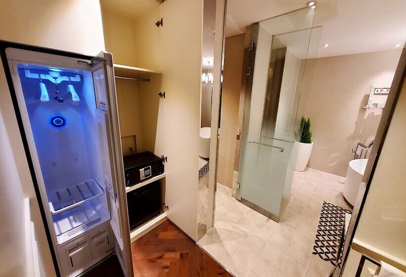 Camera Deluxe, Le Stendal