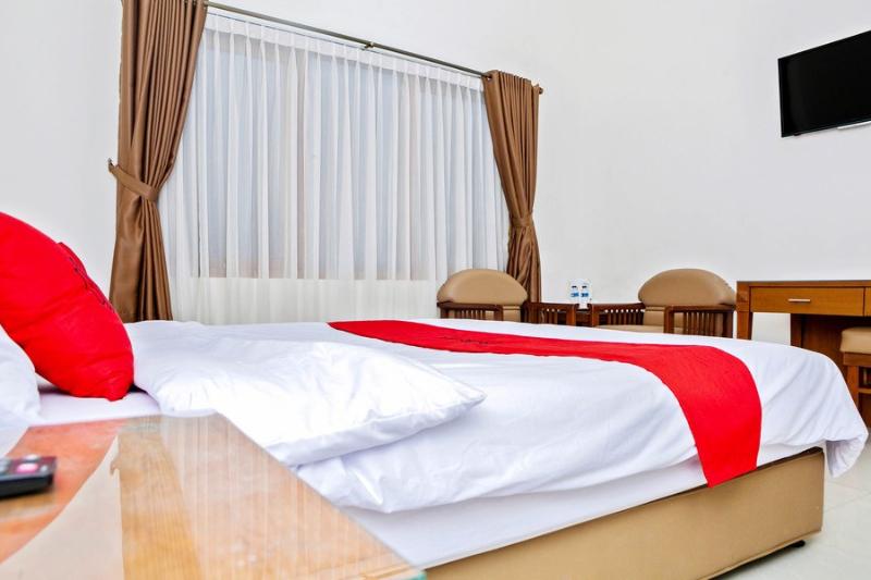 デラックスルーム, Residences By Reddoorz Near Rumah Mode