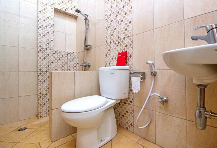 Номер Deluxe, Residences By Reddoorz Near Rumah Mode