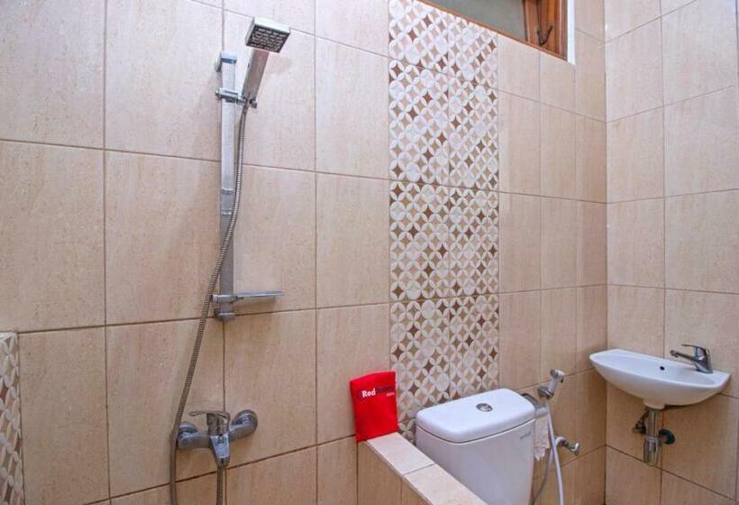 デラックスルーム, Residences By Reddoorz Near Rumah Mode