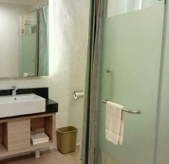 اتاق سوپریور با تخت بزرگ, The Inn