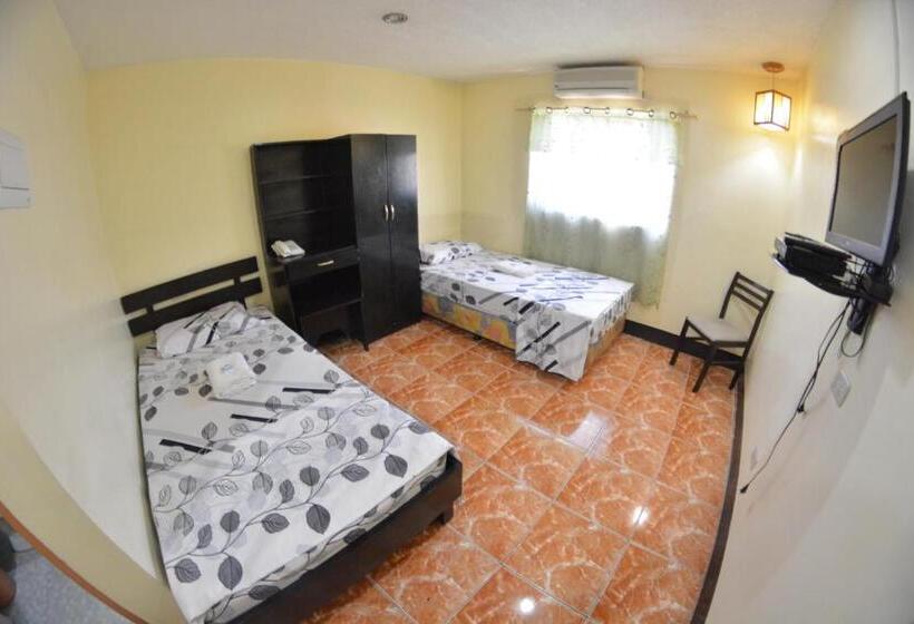 اتاق سوپریور, Honey Hunt House