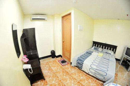 اتاق لوکس خانوادگی, Honey Hunt House