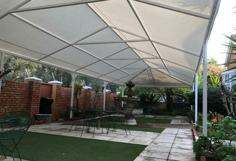 חדר סופריור, The Solomon Guest House