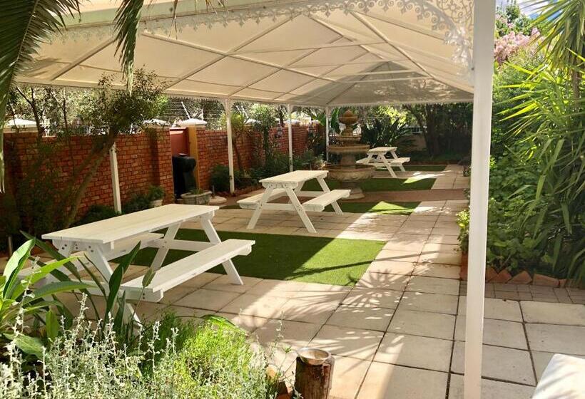 חדר סופריור, The Solomon Guest House