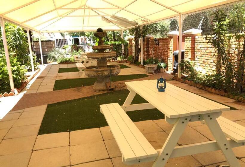 חדר סופריור, The Solomon Guest House