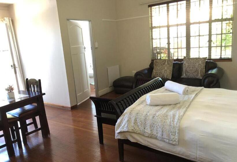 חדר דלוקס, The Solomon Guest House