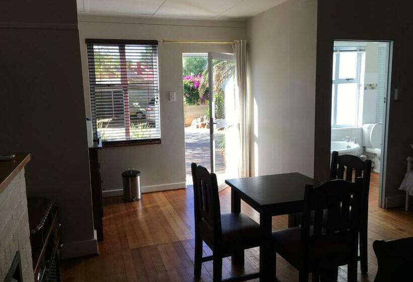 חדר סטנדרט, The Solomon Guest House