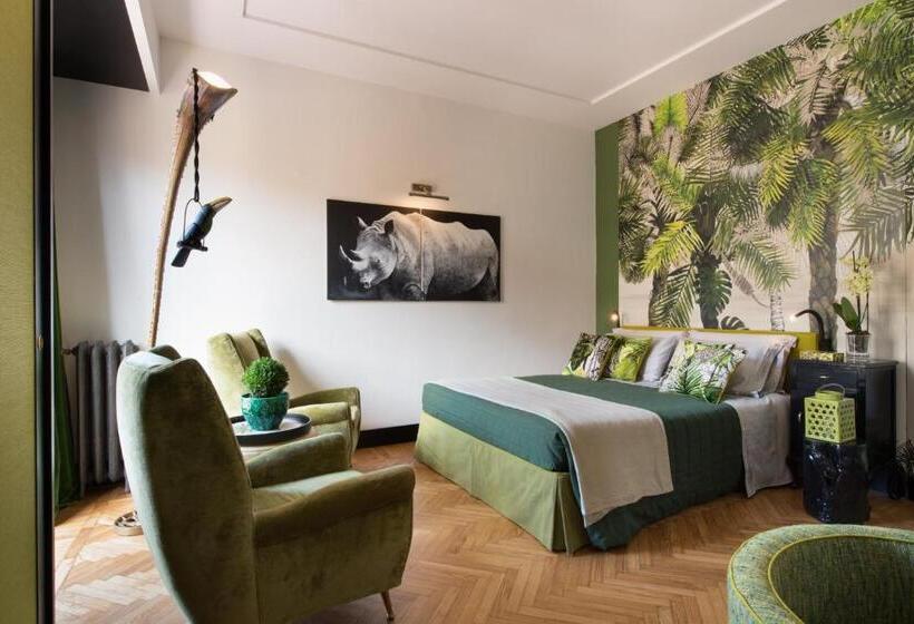 اتاق لوکس با بالکن, Velona's Jungle Luxury Suites
